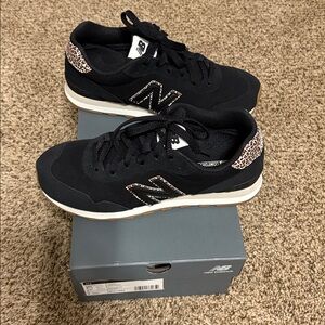 New Balance Women's 515 V3 Sneaker black brown leopard print accents size 9.5B